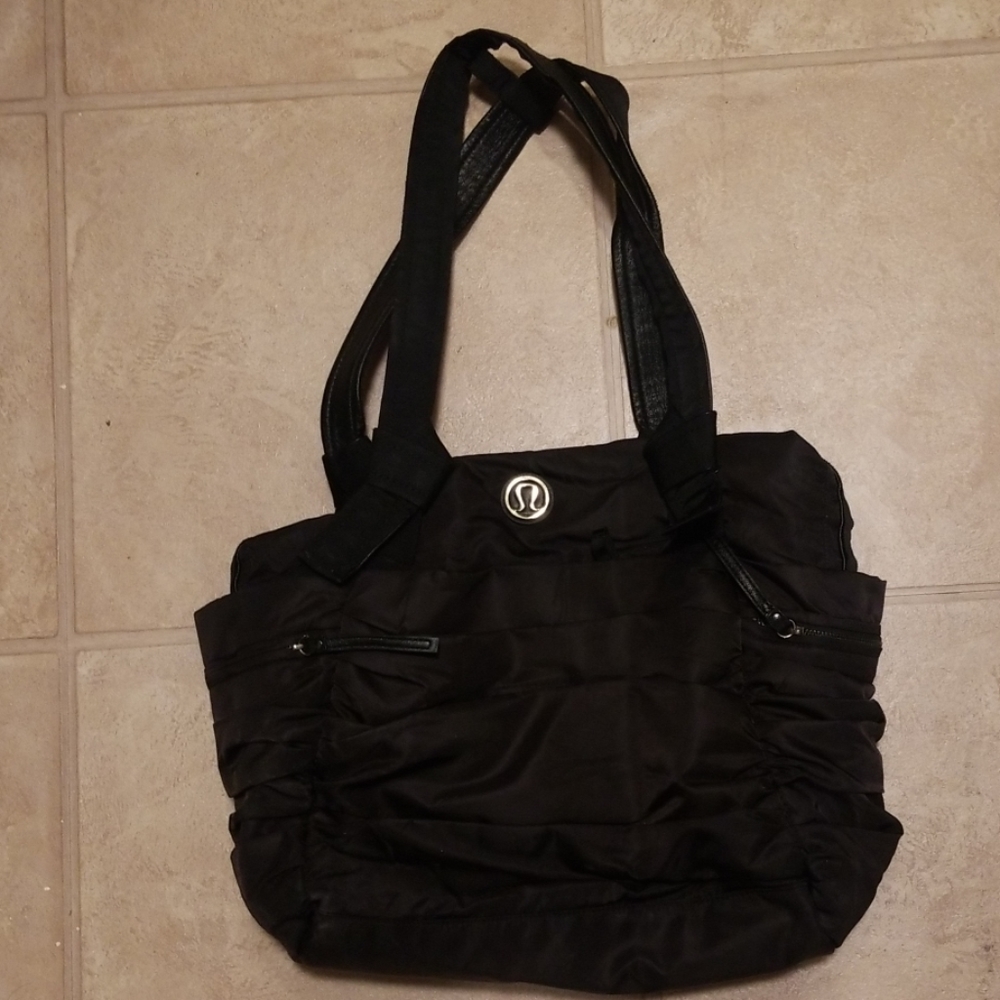 Lululemon bag